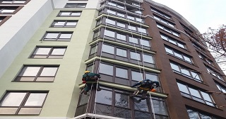 Установка крыши на балкон Усинск цена от 1040 руб. м/2.