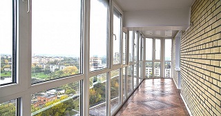 Панорамное остекление балкона Усинск, цена от 3640 руб.